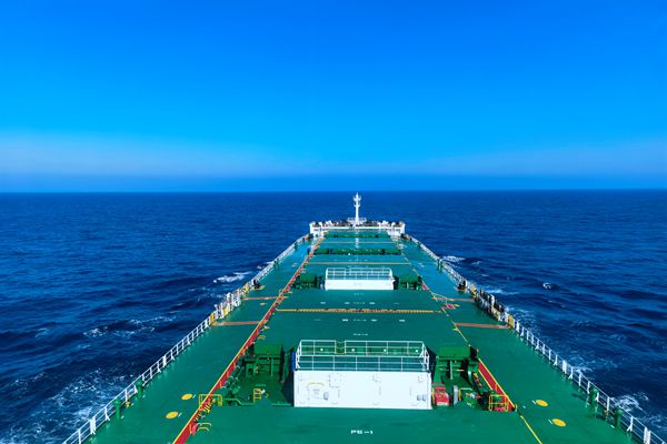 1-寧波海運所屬船舶在大海上航行。朱協林 攝_副本.jpg